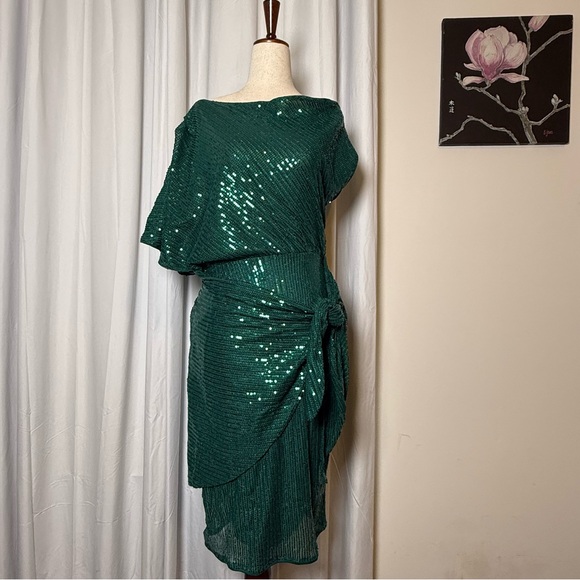 Grace Karin Dresses & Skirts - Grace Karin Emerald Green Sequin Asymmetrical Wrap Dress NWT Women’s Medium